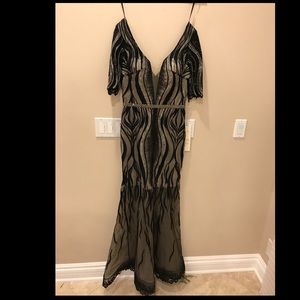 black dress size 4